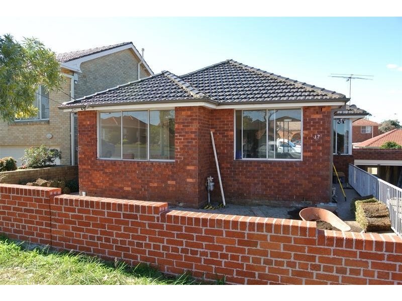 17 Cowper Avenue, Pagewood NSW 2035