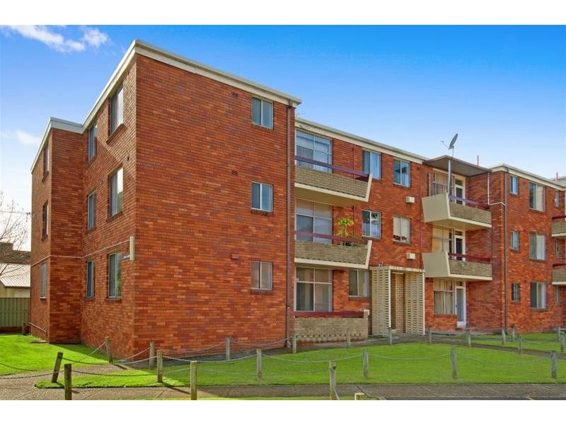 1/68 Mascot Drive, Eastlakes NSW 2018