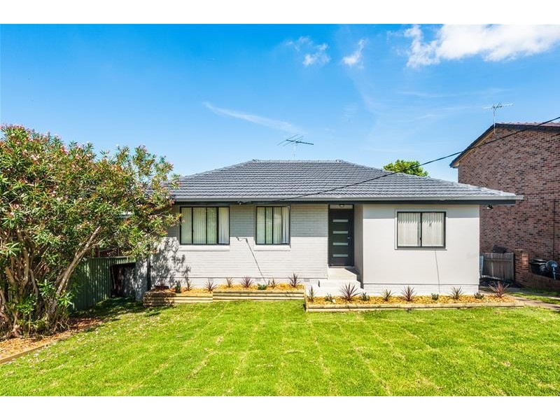 68 Lasseter Avenue, Chifley NSW 2036