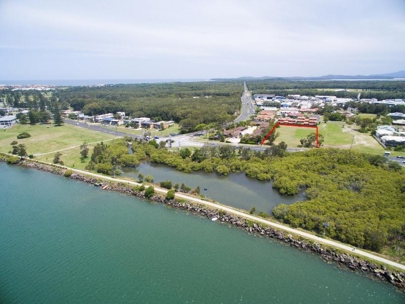 6 Yamba Road, Yamba NSW 2464