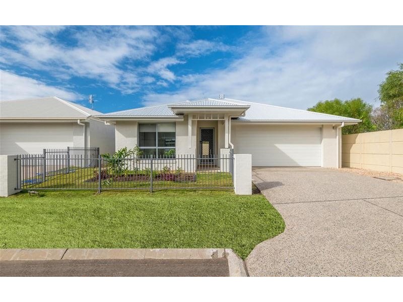 50  The Drive, Yamba NSW 2464