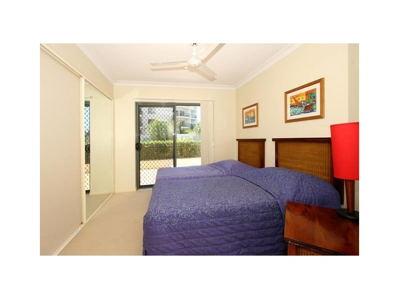 2/20 Pacific Parade, Yamba NSW 2464