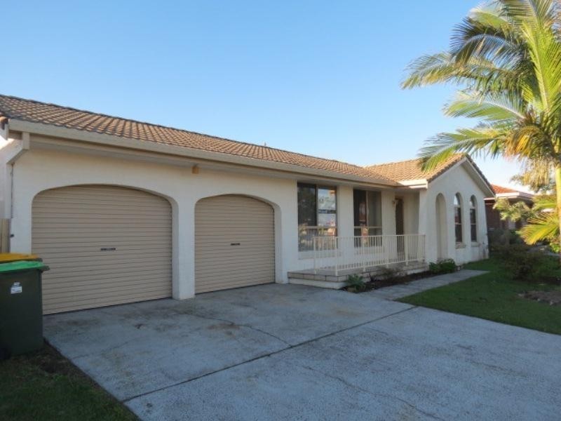 9 Heron Court, Yamba NSW 2464