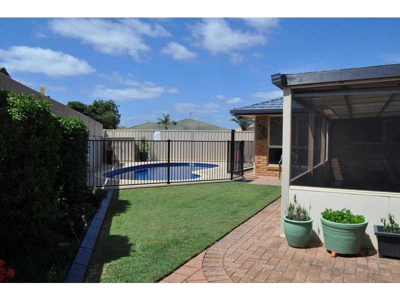 25 Admiralty Court, Yamba NSW 2464