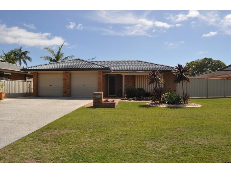 25 Admiralty Court, Yamba NSW 2464