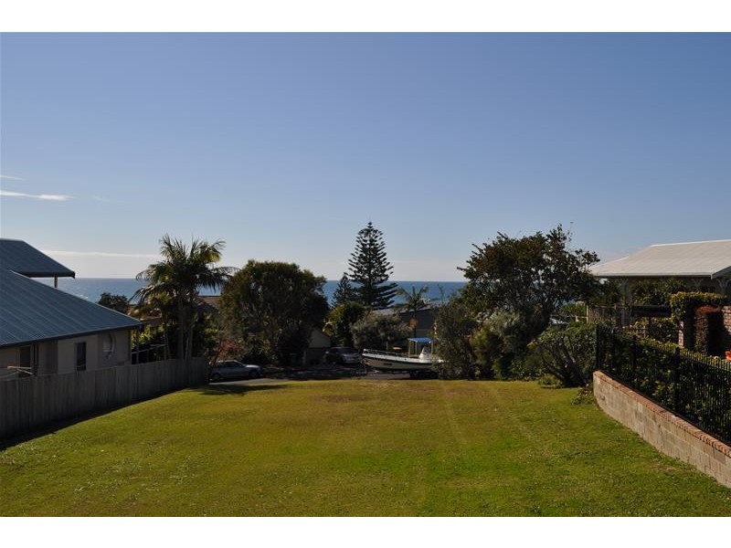 12 Pacific Street, Angourie NSW 2464