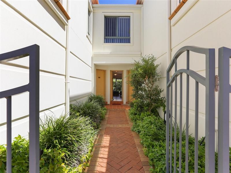 1/18-19  Pacific Parade, Yamba NSW 2464