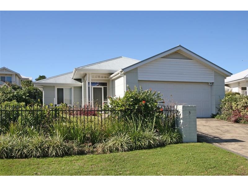 3 The Parkway, Yamba NSW 2464