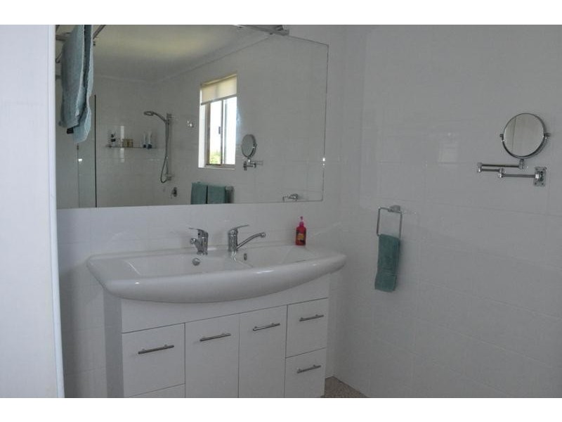 2 Yamba Street, Palmers Island NSW 2463