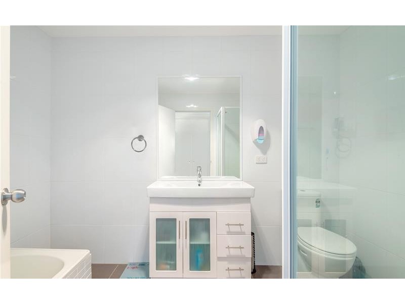 1/4 Mariners Way, Yamba NSW 2464