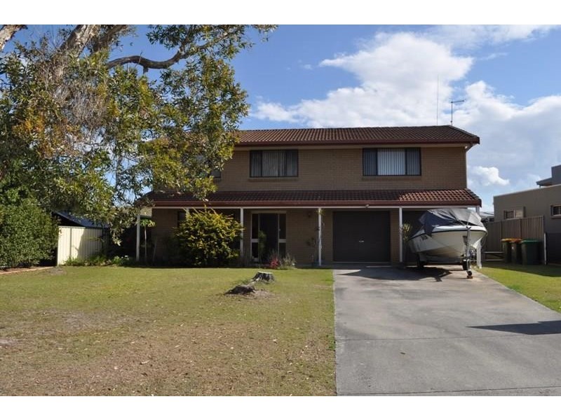 1 Westringia Place, Yamba NSW 2464