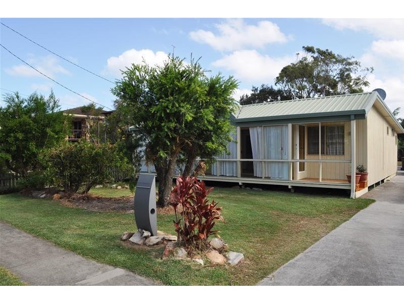 22 Yamba Road, Yamba NSW 2464