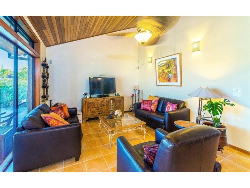 81 Witonga Drive, Yamba NSW 2464