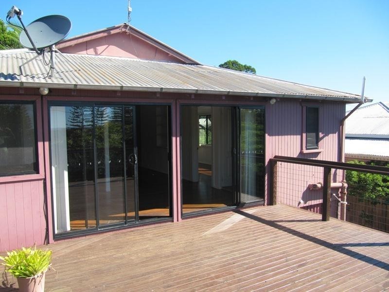 9 High Street, Yamba NSW 2464