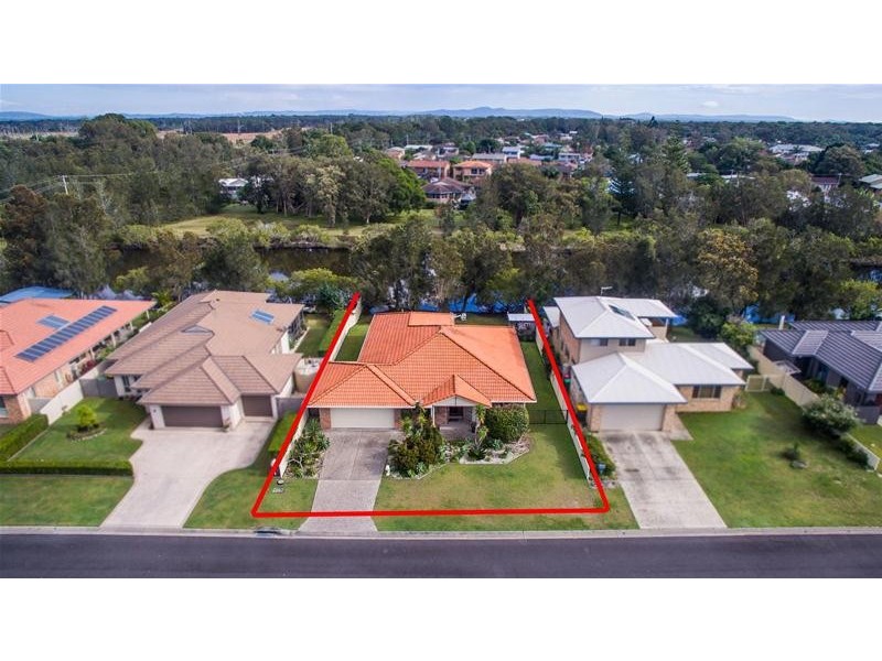 43 William Avenue, Yamba NSW 2464