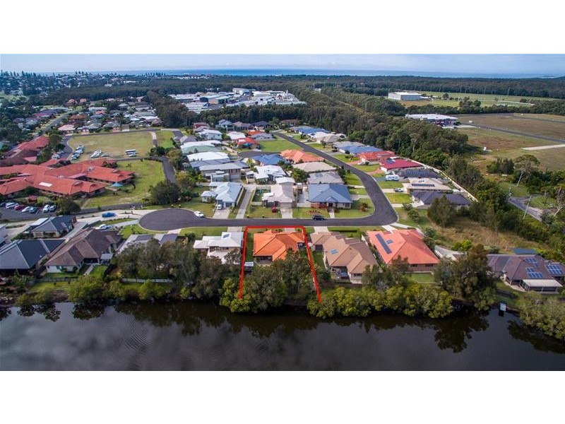 43 William Avenue, Yamba NSW 2464