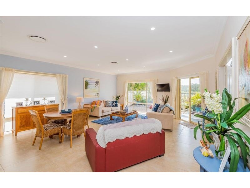 16 Bayview Drive, Yamba NSW 2464