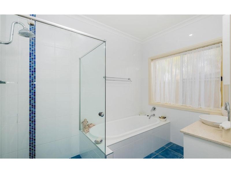 16 Bayview Drive, Yamba NSW 2464