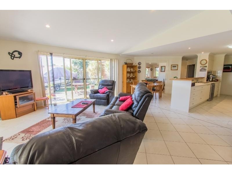 1 Nabilla Court, Yamba NSW 2464