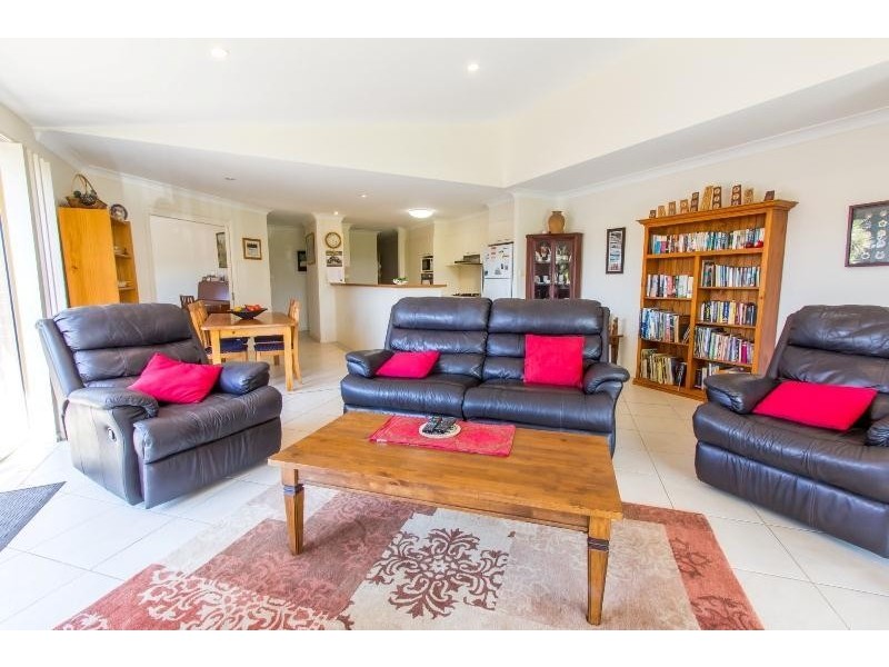 1 Nabilla Court, Yamba NSW 2464