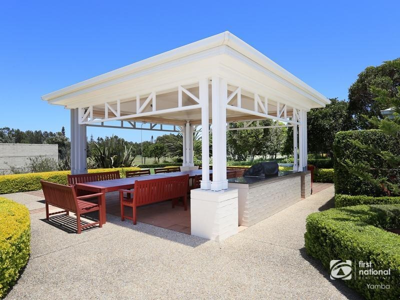 7 The Parkway, Yamba NSW 2464