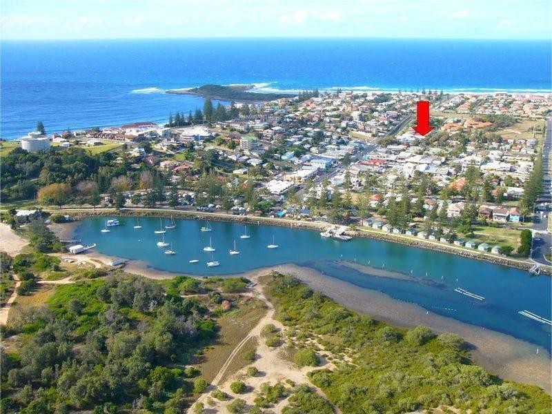 41 Beach Lane, Yamba NSW 2464
