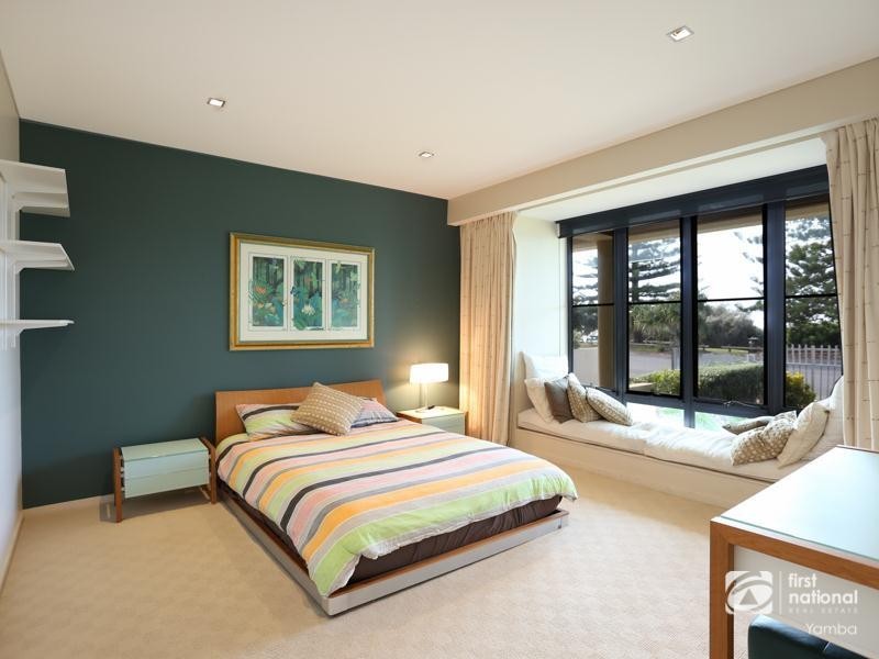 8 Pacific Parade, Yamba NSW 2464