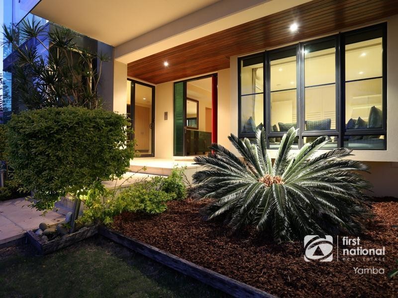 8 Pacific Parade, Yamba NSW 2464