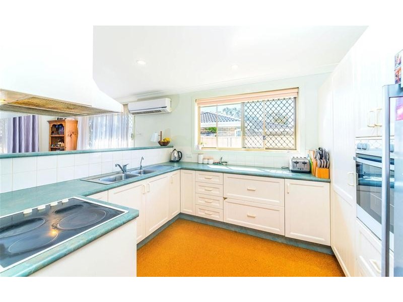 32 Treelands Drive, Yamba NSW 2464