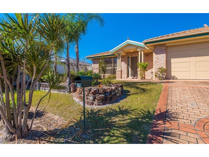 32 Treelands Drive, Yamba NSW 2464
