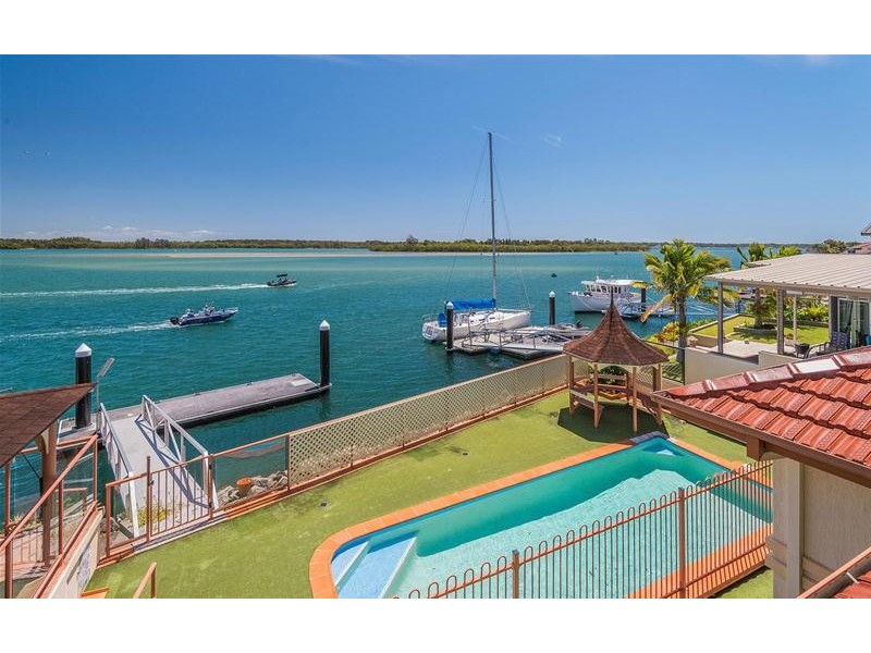 19 Edgewater Close, Yamba NSW 2464