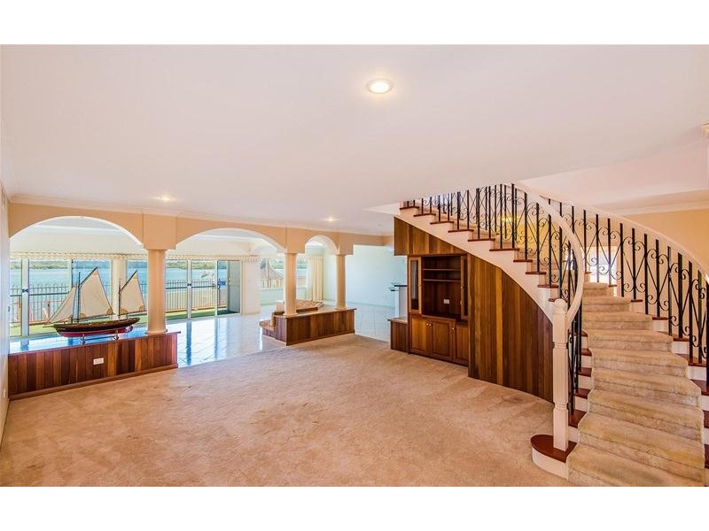 19 Edgewater Close, Yamba NSW 2464