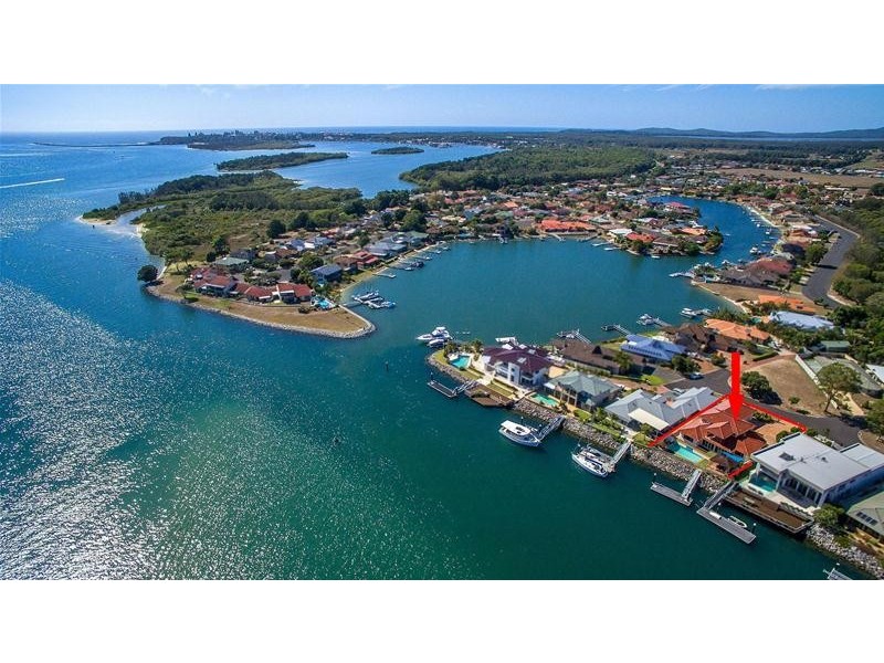 19 Edgewater Close, Yamba NSW 2464