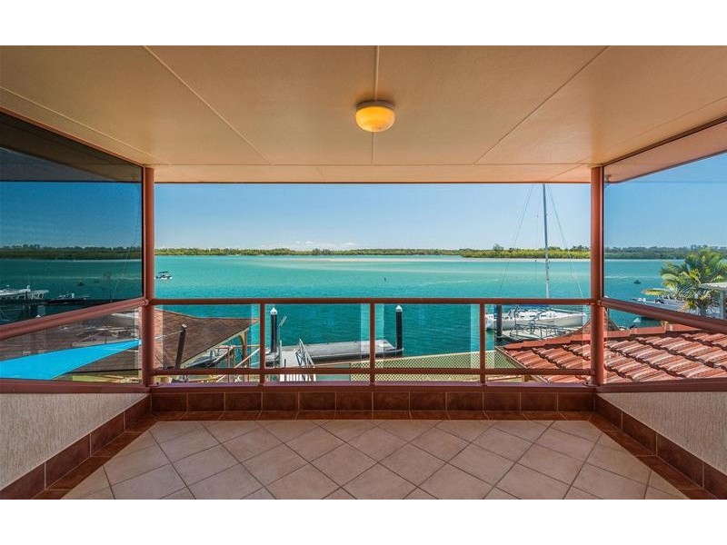 19 Edgewater Close, Yamba NSW 2464