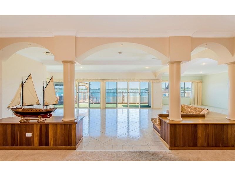 19 Edgewater Close, Yamba NSW 2464