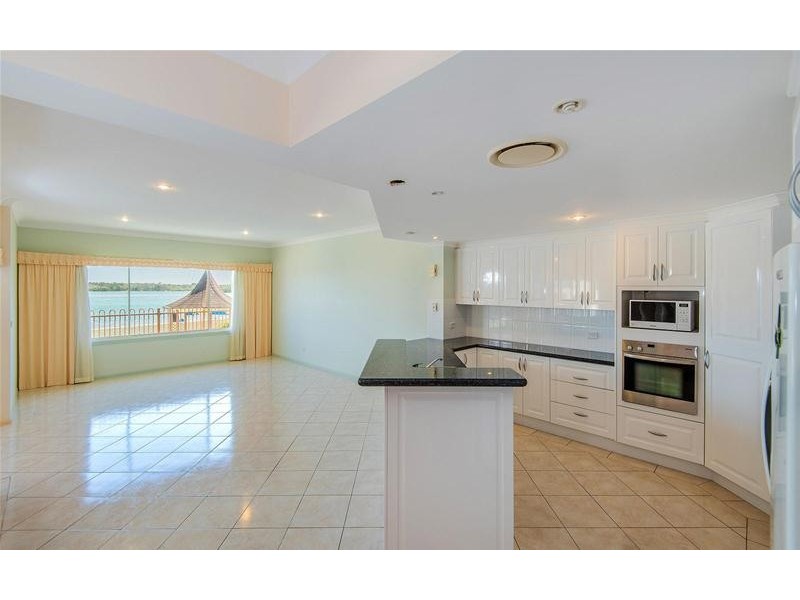 19 Edgewater Close, Yamba NSW 2464