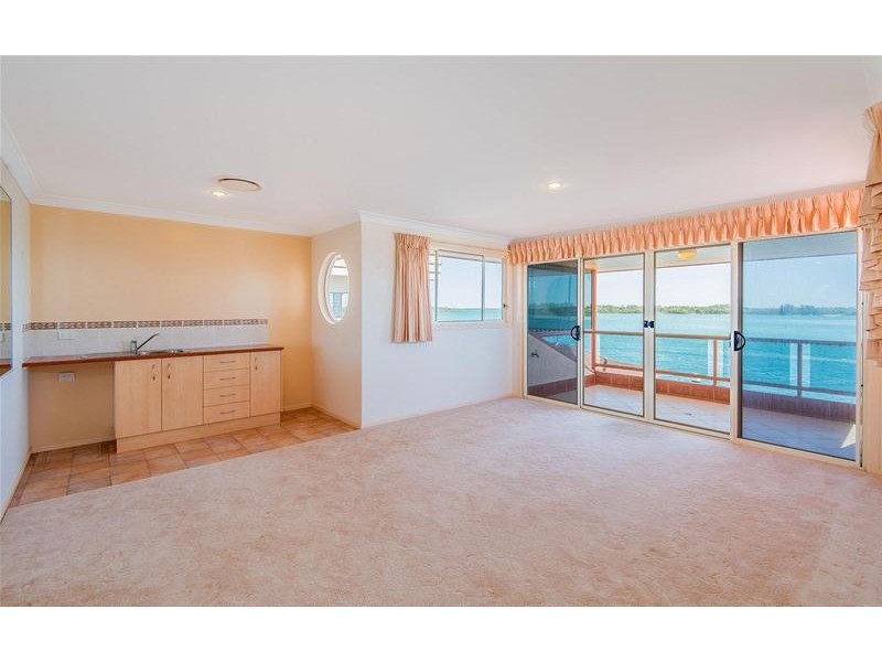 19 Edgewater Close, Yamba NSW 2464