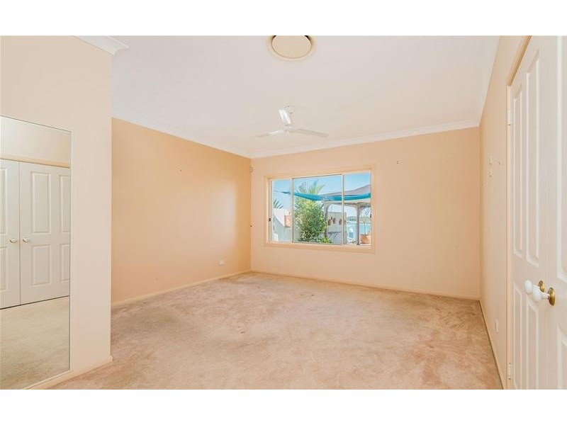 19 Edgewater Close, Yamba NSW 2464