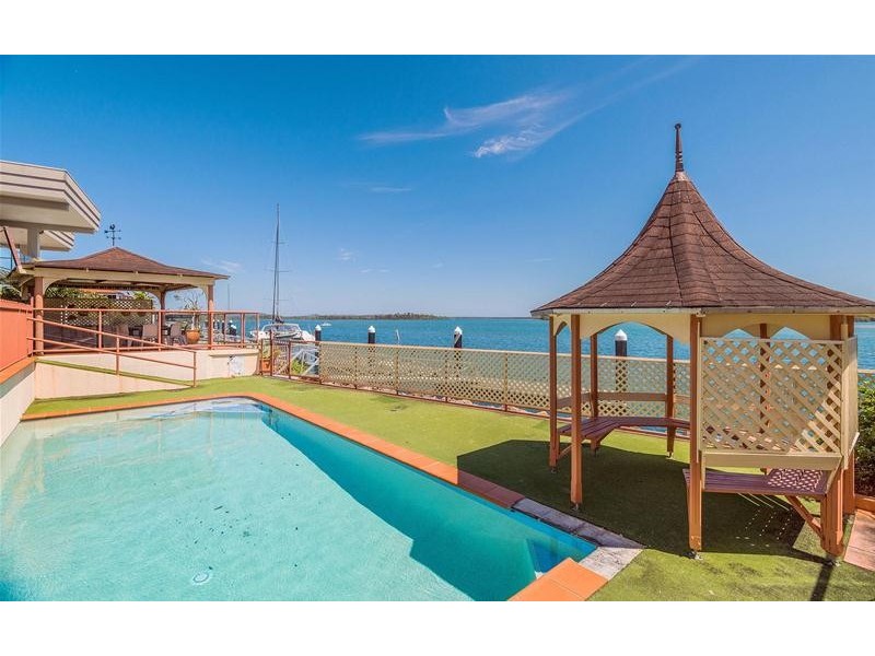 19 Edgewater Close, Yamba NSW 2464