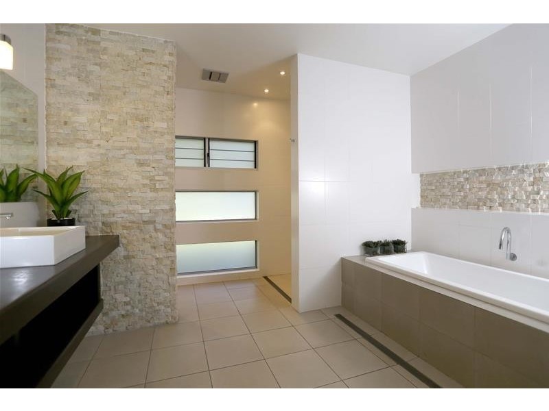 9 Tom Thumb Place, Yamba NSW 2464