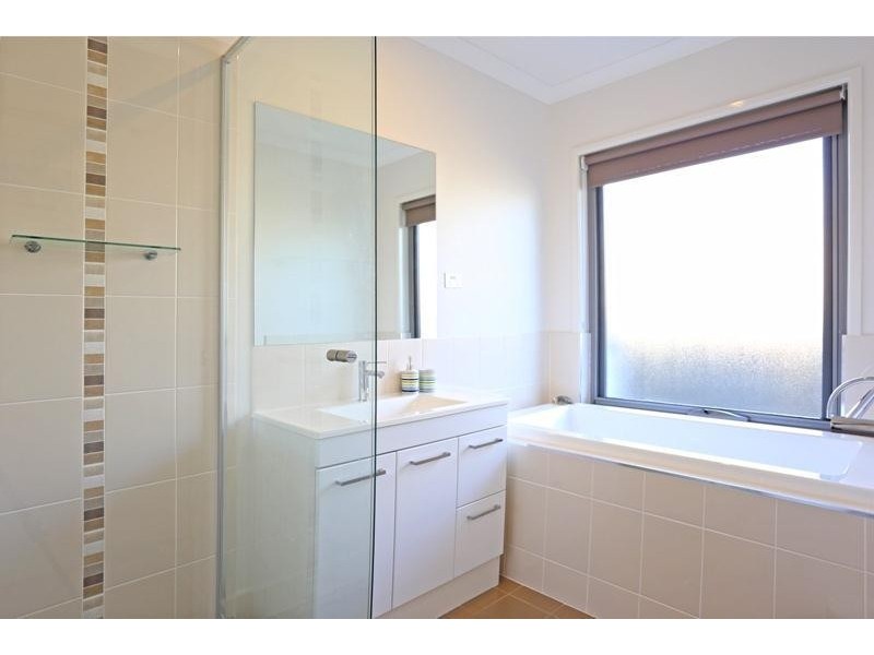 7A Lakes Boulevarde, Wooloweyah NSW 2464