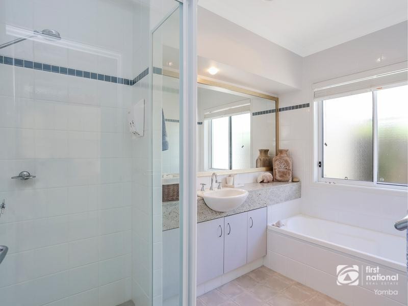 7 The Parkway, Yamba NSW 2464