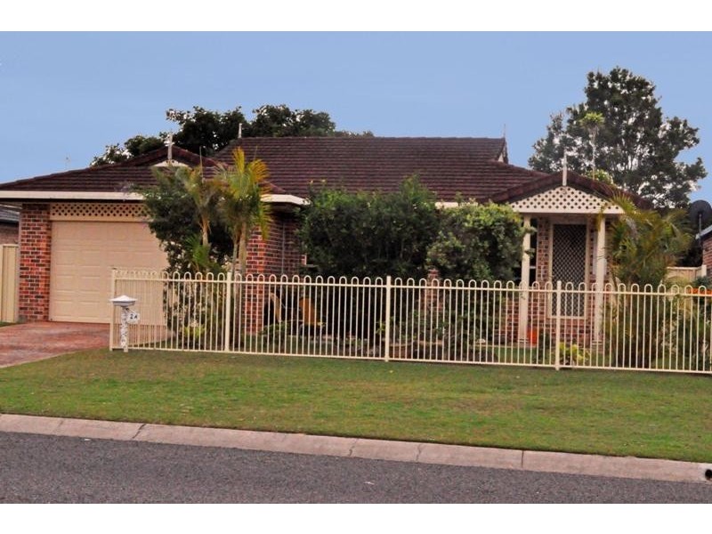 2A The Mainbrace, Yamba NSW 2464