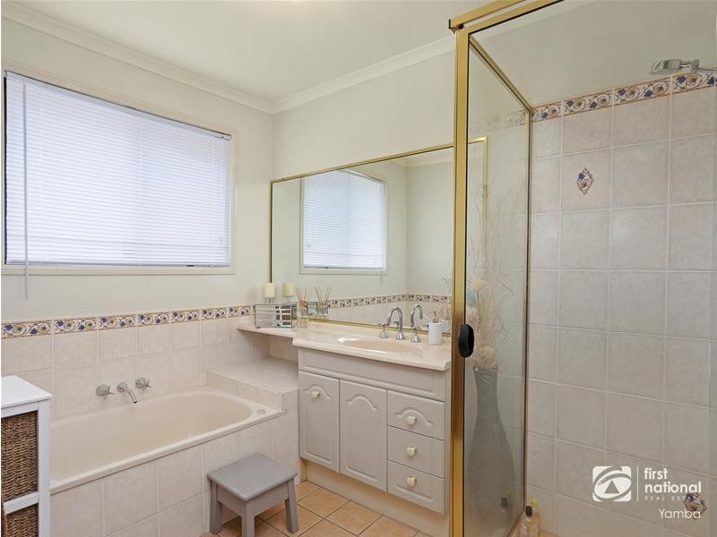 2 Bayview Drive, Yamba NSW 2464