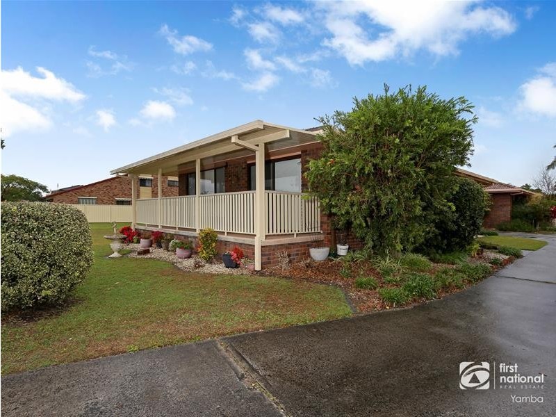 1/8 Roseland Avenue, Yamba NSW 2464