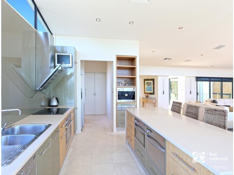 8 Pacific Parade, Yamba NSW 2464