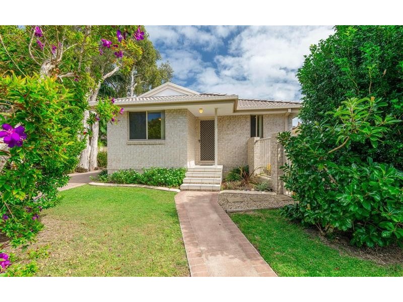 1/15a Shores Drive, Yamba NSW 2464