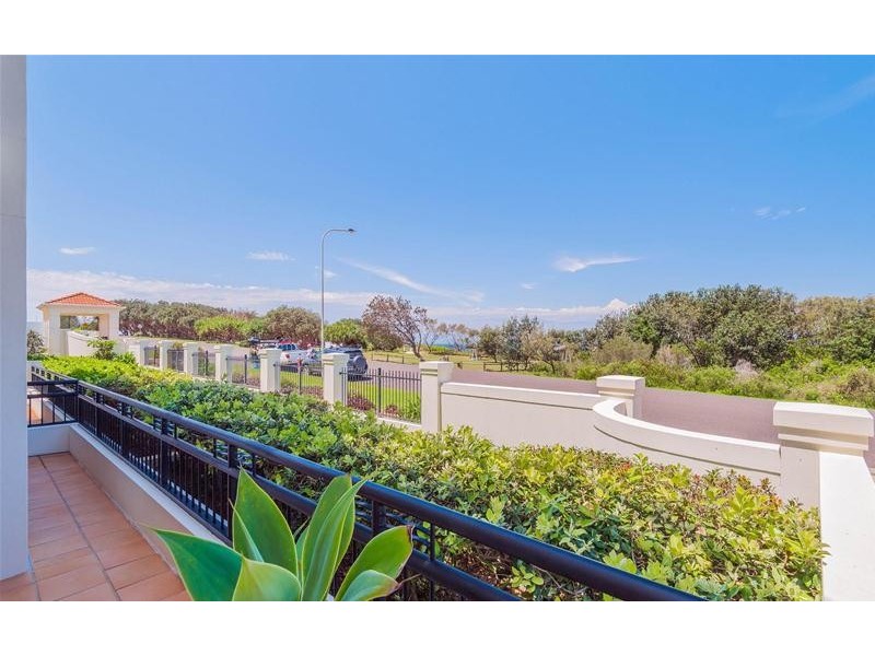 28/20 Pacific Parade, Yamba NSW 2464