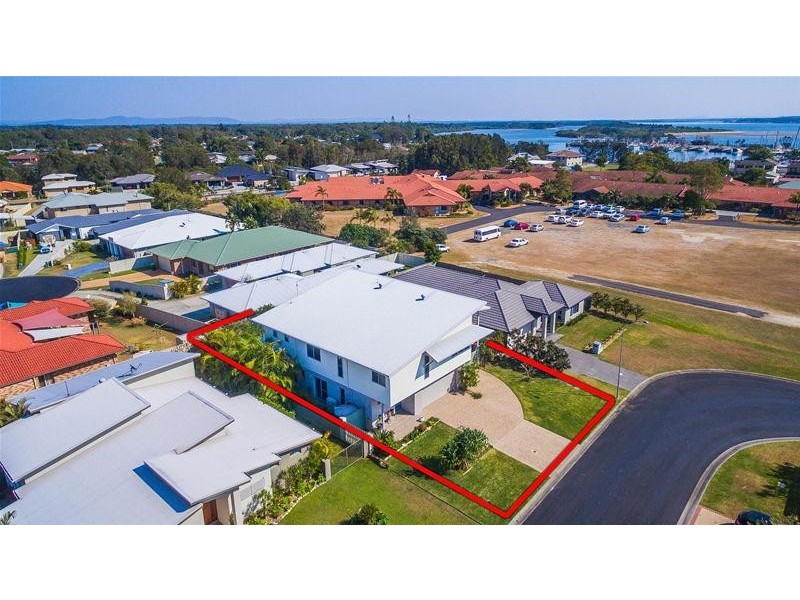 4 William Avenue, Yamba NSW 2464