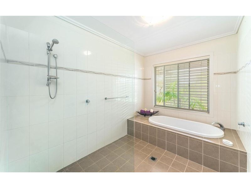 4 William Avenue, Yamba NSW 2464